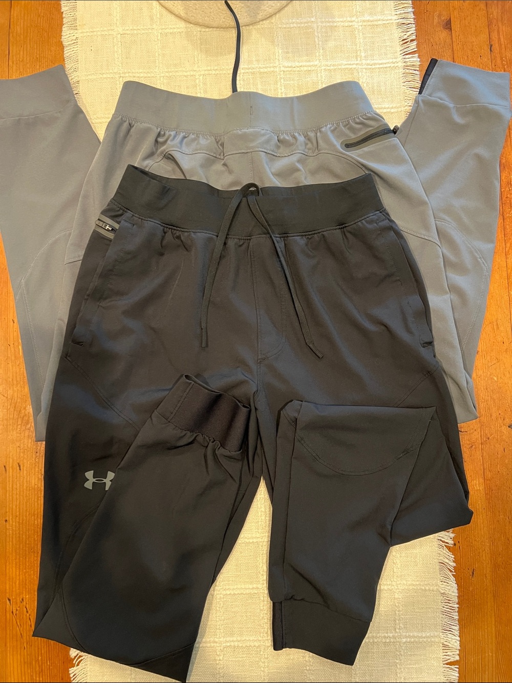 Under Armour Men’s Black and Gray Jogger Sweatpants-2pair
